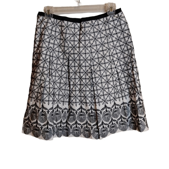 TAHARI LADIES MIDI COTTON EMBROIDERED SKIRT- 6 - Picture 2 of 5
